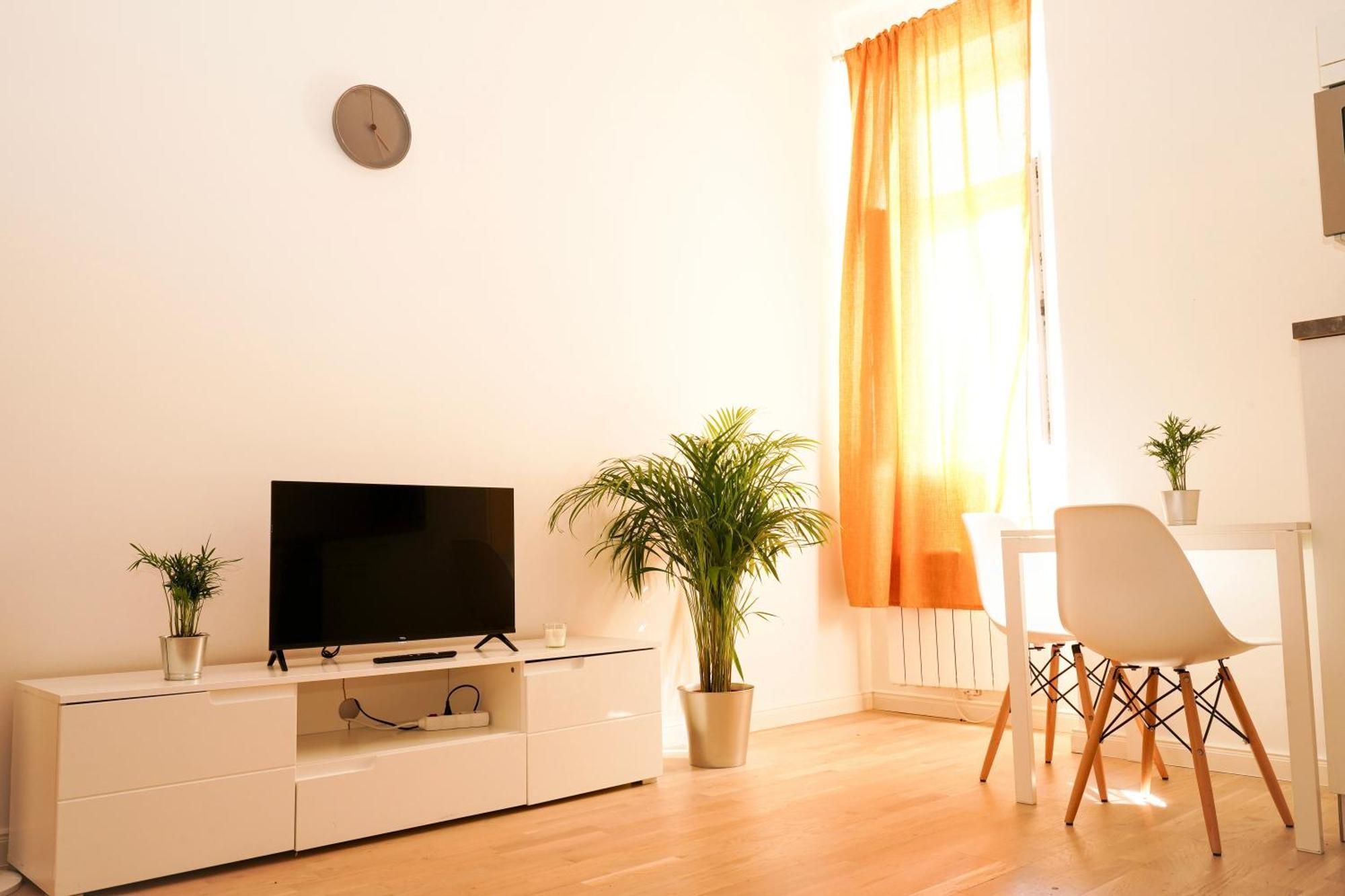 Apartment Centrally Located Gem In *